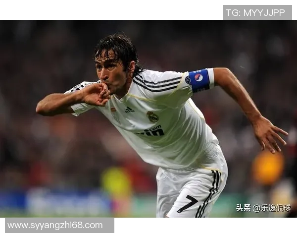 全球足球明星排名前十的传奇球员及其辉煌成就解析