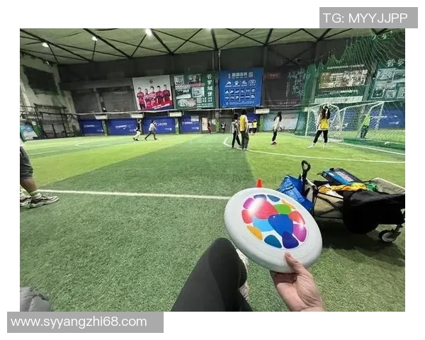 广州飞盘队与成都飞盘队赛后复盘分析意识碰撞与战术较量 广州飞盘队与成都飞盘队赛后复盘分析意识碰撞与战术较量